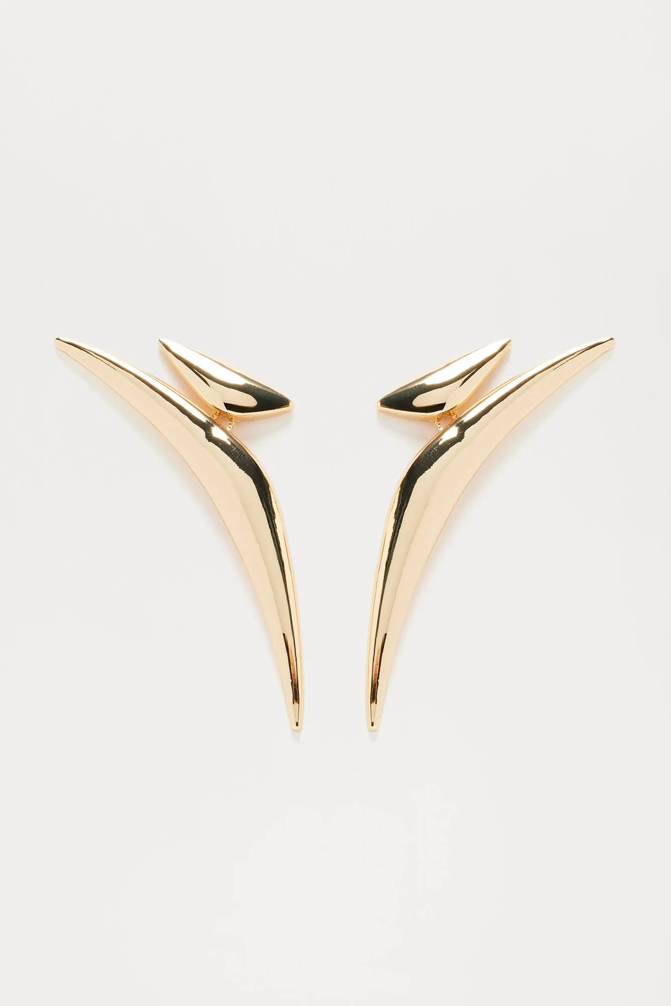 Ahead Of The Fame Drop Earrings - Gold