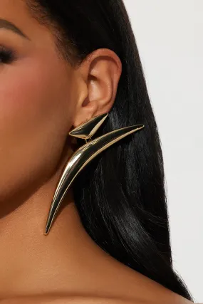 Ahead Of The Fame Drop Earrings - Gold