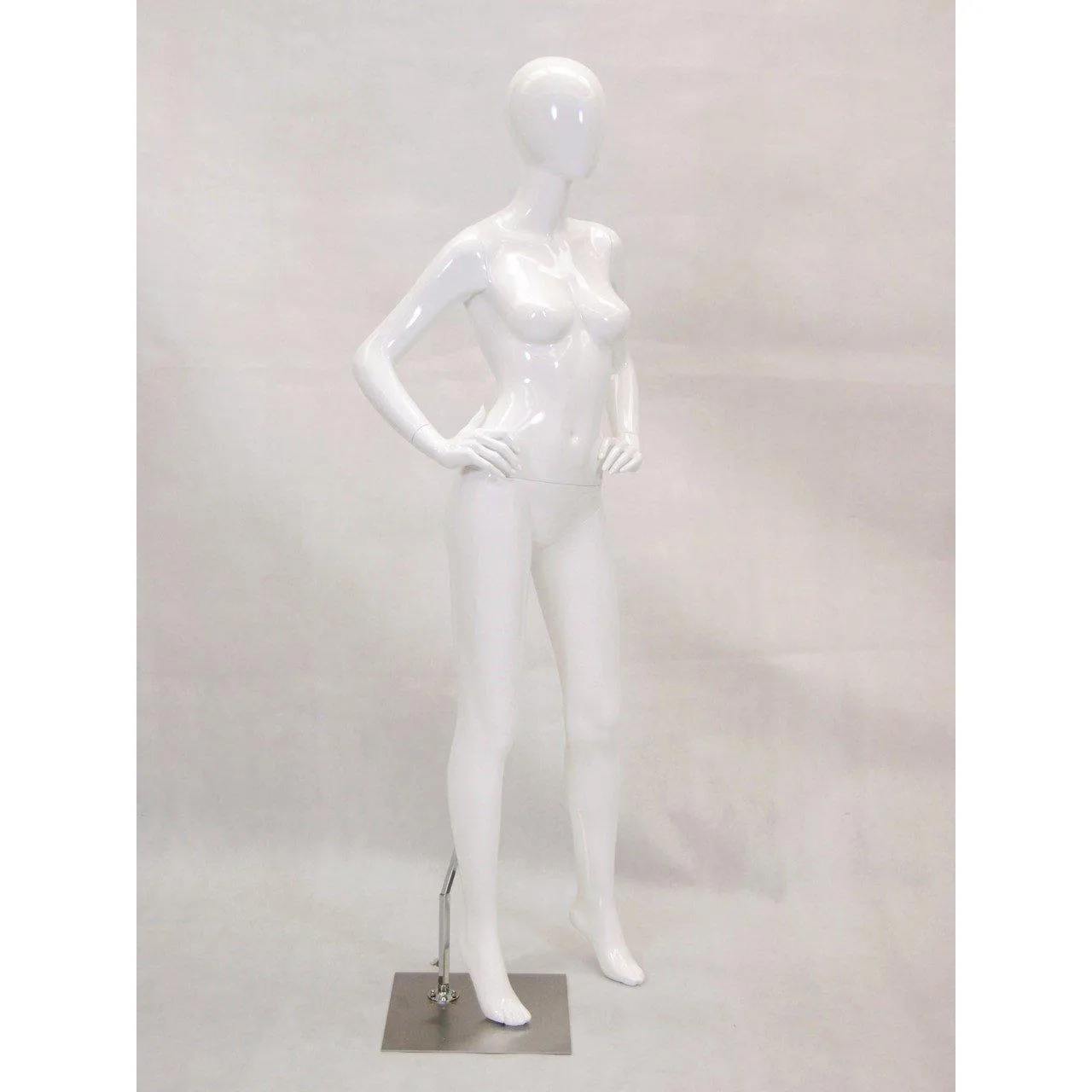 Egghead Female Mannequin MM-A4W1