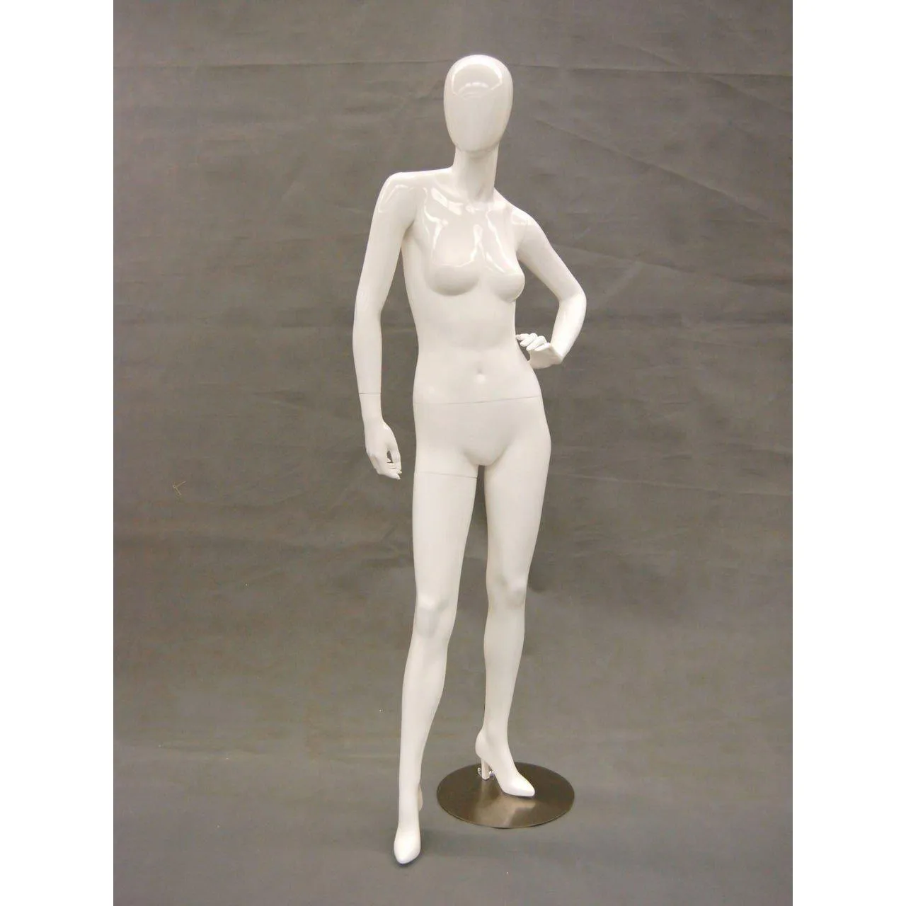 Egghead Female Mannequin MM-RGS7W1 (Built In Heel)