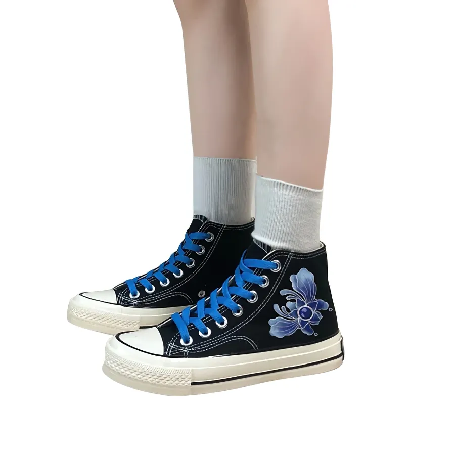 Women's Aesthetic Sneakers / Casual Canvas Shoes With Graffiti / Female Vulcanized Shoes