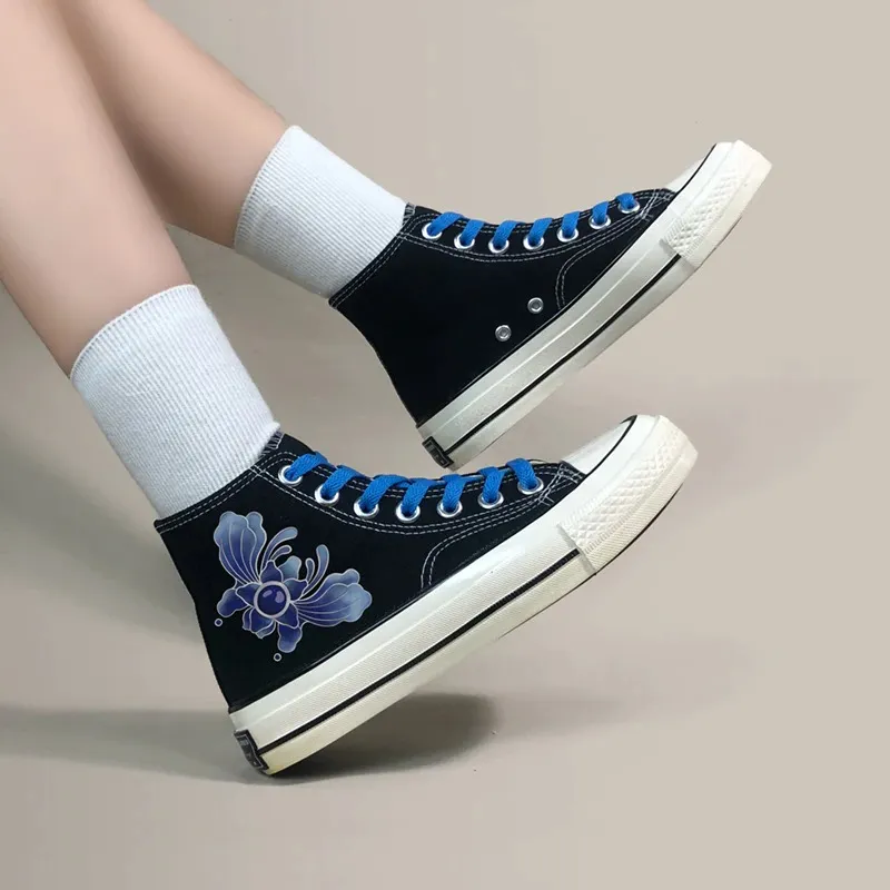 Women's Aesthetic Sneakers / Casual Canvas Shoes With Graffiti / Female Vulcanized Shoes