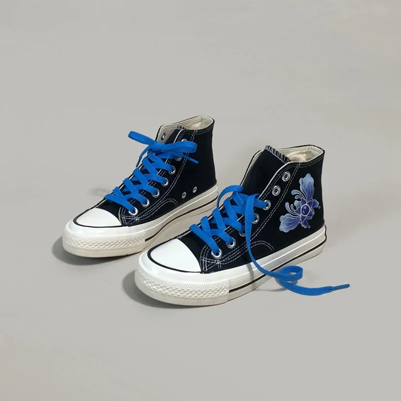 Women's Aesthetic Sneakers / Casual Canvas Shoes With Graffiti / Female Vulcanized Shoes